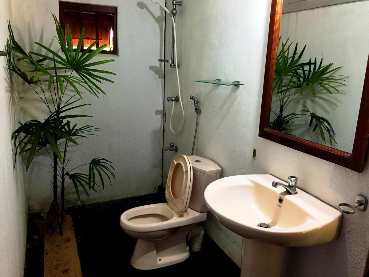 Shehani Beach Bungalow Tangalle Exterior foto